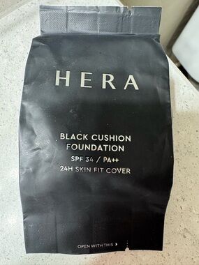 Hera Collection Black Cushion Foundation - Black Packaging